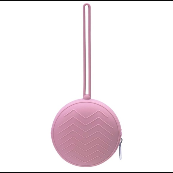 Silicone Baby Pacifier Holder Case - Picture 4 of 4